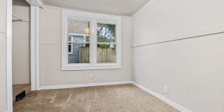 3 Bedroom 1 Bath 2 Stall Detached Garage Gallery 15