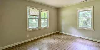Charming Family Home | 3-4 Bedrooms | Large Yard | Convenient Location Gallery 12