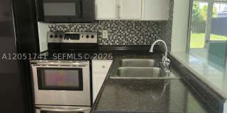 2710 NW 52nd Pl Gallery 6