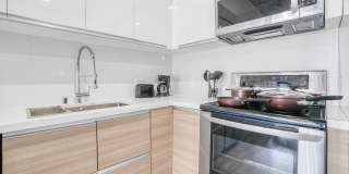 Maia Avira at Glendale Gallery 29