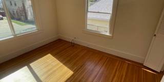 Great House in Oakland with a yard! 2 Beds, 1 Bath Gallery 44