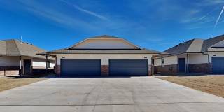 Luxury 3 Bedroom 2 Bathroom Duplex with 2 Car Garage in Bethany, Ok Gallery 3