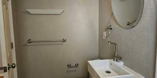 Highlands/Stadium Area Great Sized 1 Bedroom with Beautiful Hardwood Floors, Reserved Parking, Extra Storage, Fenced Yards Gallery 13