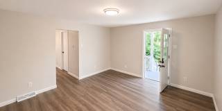 Beautifully Renovated 3 Bed / 1 Bath – Section 8 Welcome! Gallery 3