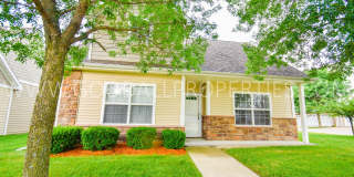Must See!!! 3 Bedroom, 2 1/2 Bath Corner Unit Townhome in Urbandale Gallery 1