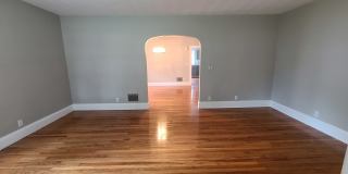 1114 North Madison Street Gallery 13