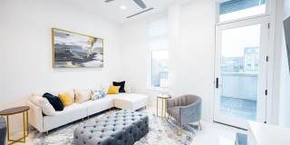 400 S Old Woodward Avenue Gallery 25