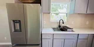 Gorgeous 1BD/1BA all appliances included. Move in ready!! Gallery 6