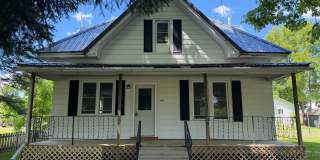 3 Bed 1 Bath Home with Garage Gallery 1