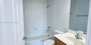 31 NE 13th Ave Gallery 9