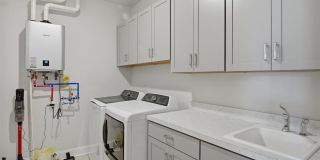 Blacksburg, 3 BR / 2.5 BA Available Sept 1st Gallery 18