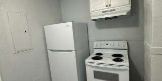 Fully Renovated 2/1 Single Family House Available for Immediate Rent! Gallery 3
