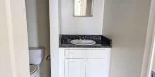 2 Oakland Gallery 11