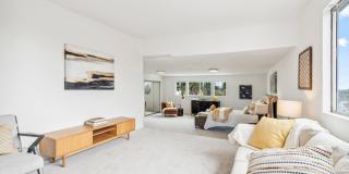 REMODELED HUGE BRIGHT 2400sf 4BR/3.5BA Havenscourt Split Level Home w Cottage AVAIL NOW Gallery 31
