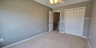 3 Bedroom Duplex in Normal! Gallery 17