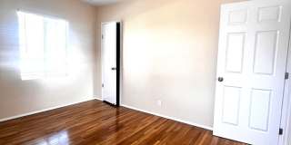 Single Family. 3-bed Home - Desireable Neighborhood! Gallery 51