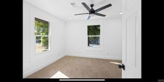 2501 S Maple Street Gallery 10