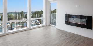 Yacht Harbor Club Gallery 37