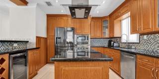 19102 NW 33rd Pl Gallery 7