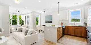 1351 W Balmoral Avenue, Gallery 1