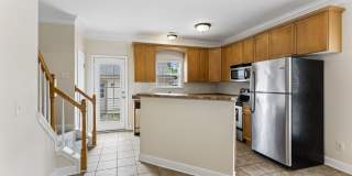 Beautifully maintained 3-bedroom, 2-bath townhome in Nashville’s highly desirable Lennox Village Beautifully maintained 3-bedroom, 2-bath townhome in Nashville’s highly desirable Lennox Village Gallery 13