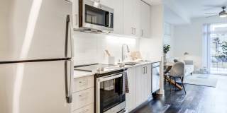 Windsor Totem Lake Gallery 1