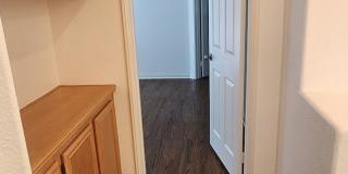 2 Bedroom Townhome w/Attached 1 Car Garage. Gated Community with Assoc Pool! Gallery 11
