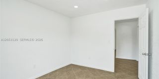 2120-2122 Thomas St Gallery 33