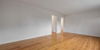 121 Regency Park Gallery 4