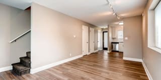 2000 Walnut Gallery 9