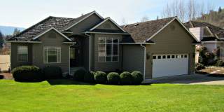Beautiful Large 4 Bedroom Home in Hucrest! Gallery 1
