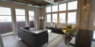 3833 N Broadway Gallery 92