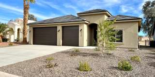Beautiful 3 Bedroom Home on Desert Lakes Golf Course! Gallery 1