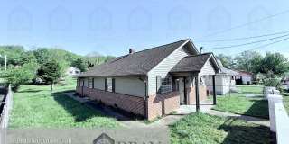 Cozy and Convenient Home for Rent Near Downtown Johnson City Gallery 1