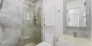251 N 71st Ave Gallery 11