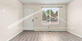 Spacious Townhouse with Central AC and Washer/Dryer Spacious Townhouse with Central AC and Washer/Dryer Gallery 3