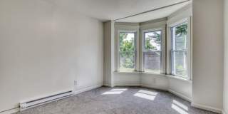 Fully Renovated 3 Bedroom, 1 Bathroom Townhouse Gallery 10