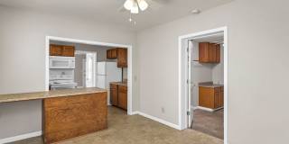 Charming 2 Bedroom Home Just Blocks from USC Campus with Great Parking & Move-In Ready Appeal Gallery 18