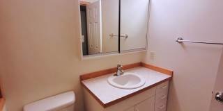 Bayview Condo 2 Bedrooms with Gas Fireplace  - S State St Gallery 59