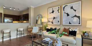 Hadley Midtown Gallery 38