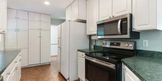 Spacious Mid Century Modern Arlington Home | Prime Location Near Clarendon & Metro Gallery 10
