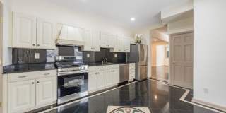 302 Walnut Ave Gallery 1