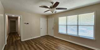 HUGE PRICE REDUCTION & READY FOR MOVE IN - AVAILABLE NOW! Gallery 8