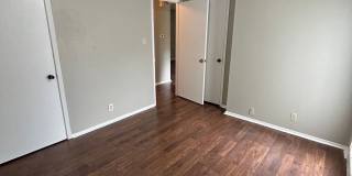 Spacious 4-plex in Central Location Gallery 13
