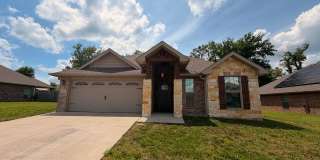 COMING SOON: Beautiful 3 Bed / 2 Bath Home in Webb City – 1104 Lakeview Drive Gallery 1