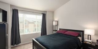 Spectacular 2 Bed | 2.5 Bath + Office/Den Townhome | Prime Hillsboro Location | Modern Living | Close to Everything Gallery 9