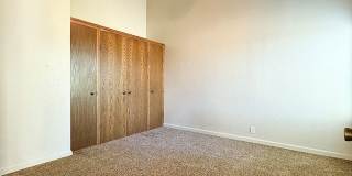 Beautifully Upstairs Condo at Ridgecrest Condominiums!! HOA Pool/Jacuzzi Gallery 10