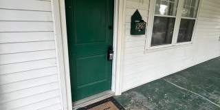 909 Bryan Street  - MOVE IN SPECIAL Gallery 1
