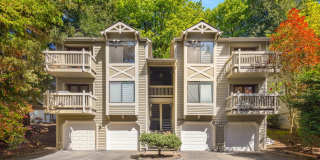 2 Bedroom 2 Bathroom Condo Near Downtown Kirkland Gallery 1