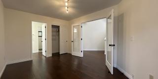 Grand 5 Bedroom Home Featuring 19ft Ceilings, Family Room & Main-Level Suite Gallery 34